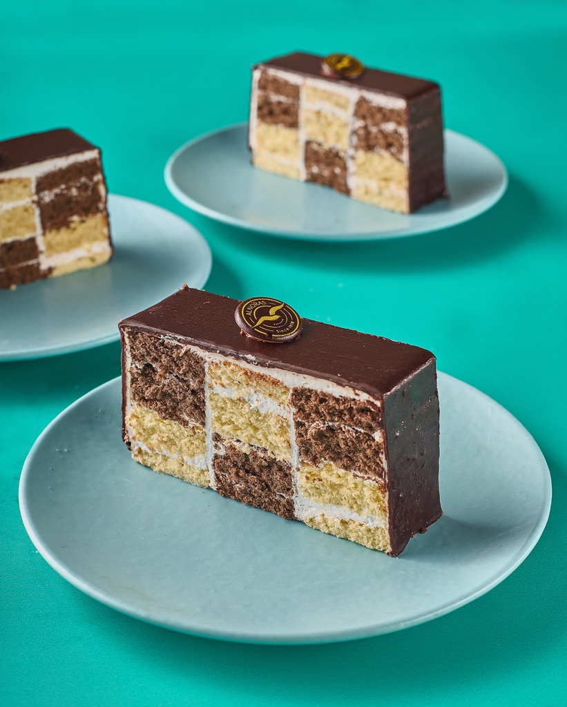 جاتوه تشيس بلاك أند وايت